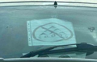 Elektrik şirketi bıktırınca tepkisini otomobilinin...