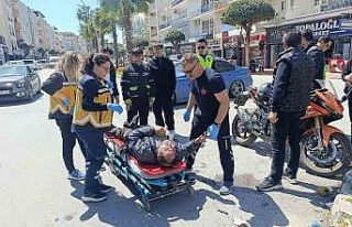 Elektrikli bisiklet ile motosikletin çarpışma anı...