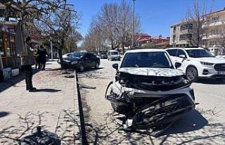 Erzincan’da trafik kazası: 3’ü çocuk 6 yaralı