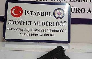 Esenyurt’ta iş yerine silahlı saldırı kamerada