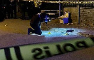 Eşinin KADES ihbarıyla eve gelen polislere ateş...