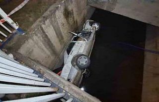 Eskişehir’de kontrolden çıkan otomobil sulama...