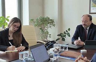 ETÜ Öğrencisi Gizem Nur Ünlü, Rektör Çakmak’ın...