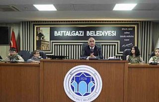 Fatih İlkokulu öğrencileri belediye hizmetlerini...