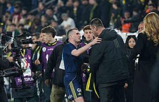 Fenerbahçeli futbolculardan derbi galibiyeti coşkusu