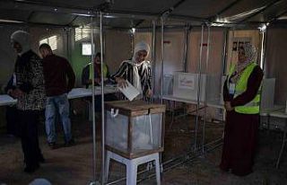 Filistinliler yerel seçim için sandık başında