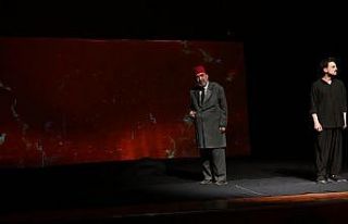 "Firavunla Yüz Yüze" oyunu tiyatro severlerle...