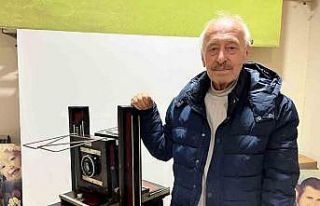 Fotoğrafçılık mesleğini 53 yıldır sürdürüyor