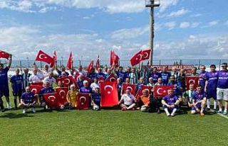 Futbol sahasında dostluklar rüzgarı esti