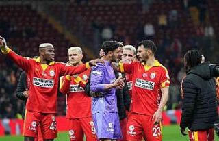 Galatasaraylı taraftarlardan Günay Güvenç’e...