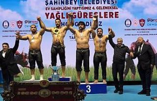 Gaziantep’te altın kemer Mustafa Taş’ın