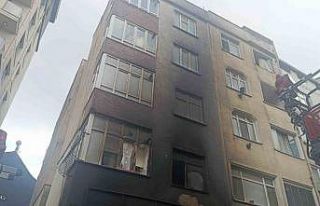 Gaziosmanpaşa’da hurdacıda yangın