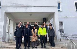 Gerçeğini aratmayan kavgayla yapılan sürpriz polisleri...