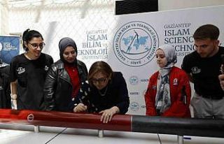 GİBTÜ teknoloji takımları Başkan Şahin’den...