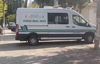 Göçük altında kalarak ağır yaralanan işçi...