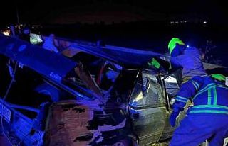 Gönen’deki tek taraflı kazada 2 kişi yaralandı