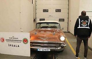 Gümrükler Muhafaza ekipleri 233 kaçak araca el...