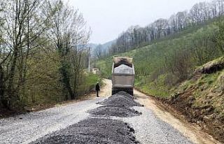 Gümüşova’da köy yolları yenileniyor