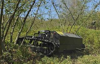 Günler süren işi 3 saatte bitiriyor, çiftçi ise...