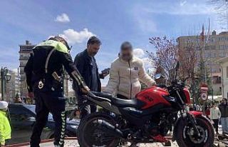 Gürültülü egzoz kullanan motosikletliye 16 bin...