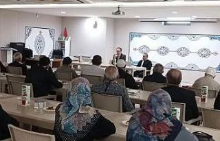 Hacı adaylarına kutsal yolculuk öncesi bilgilendirme