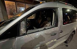 Hafif ticari araç üniversite öğrencisine çarptı:...