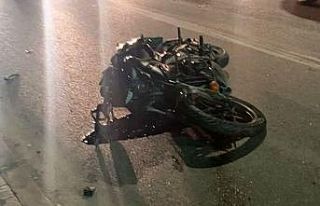 Hafif ticari araçla çarpışan motosiklet sürücüsü...