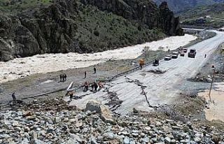 Hakkari-Van yolu trafiğe açıldı