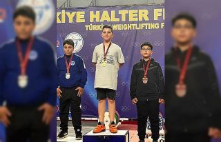 Halterde Mustafa Uyan Türkiye Şampiyonu oldu