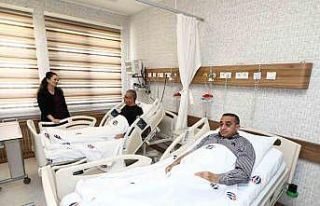 Hasta, doktoruna böbreğini verdi