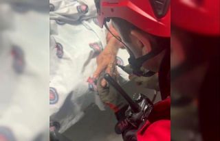 Hastanın parmağına sıkışan yüzüğü itfaiye...