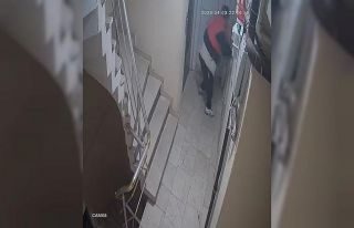Hırsızlık için girdiği binada kapıları yokladı,...