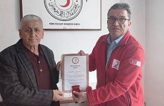 Hisarcık’ta 18 kez kan bağışı yapan esnafa...