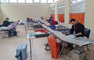 Hisarcık’ta kan bağışı kampanyasına velilerden...