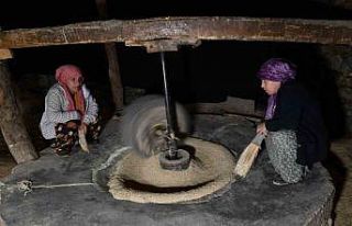 Hizan’da asırlık su değirmeniyle doğal pirinç...