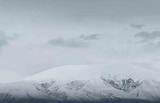 Iğdır Ovası’nı çevreleyen sıra dağlar yeniden...