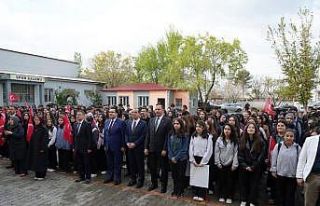 Iğdır’da haftanın ilk eğitim gününde protokol...