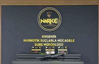 İkamete operasyon: Uyuşturucu ve silah ele geçirildi