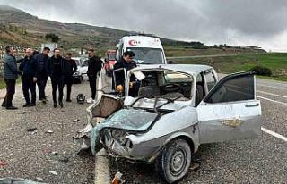 İki otomobilin çarpıştığı kazada: 1 kişi yaralandı