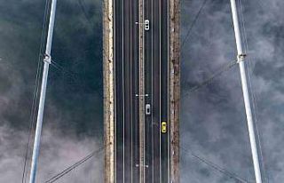 İstanbul’daki yoğun sis Boğaz’da görsel şölen...