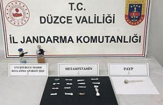 İstanbul’dan aldığı uyuşturucu maddeleri Düzce’de...