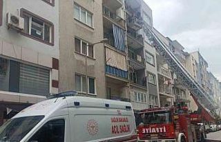 İtfaiyenin asansörlü merdivenine binmekten korkan...