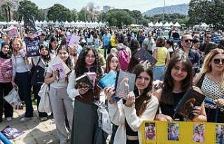 İZKİTAP’ta edebiyat şöleni yaşanıyor