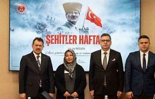 İzmir Adliyesi’nde şehit yakınları unutulmadı