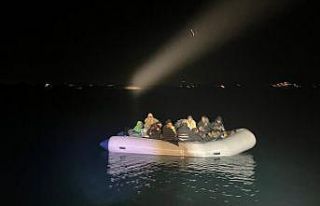 İzmir’de 9’u çocuk 25 düzensiz göçmen yakalandı