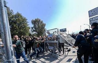 İzmir’de Meslek Fabrikası tahliyesinde gerginlik