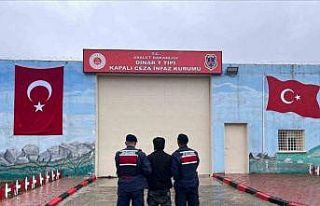 Jandarma farklı suçlardan aranan 34 kişiyi yakaladı