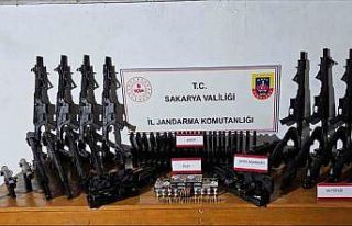 Jandarmadan ruhsatsız silah operasyonu: 221 bin TL...