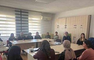 Kadınlara yanlış ilaç tüketiminin riskleri anlatıldı