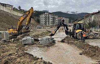 Karabük’te sağanak yağış sonrası dereler taştı